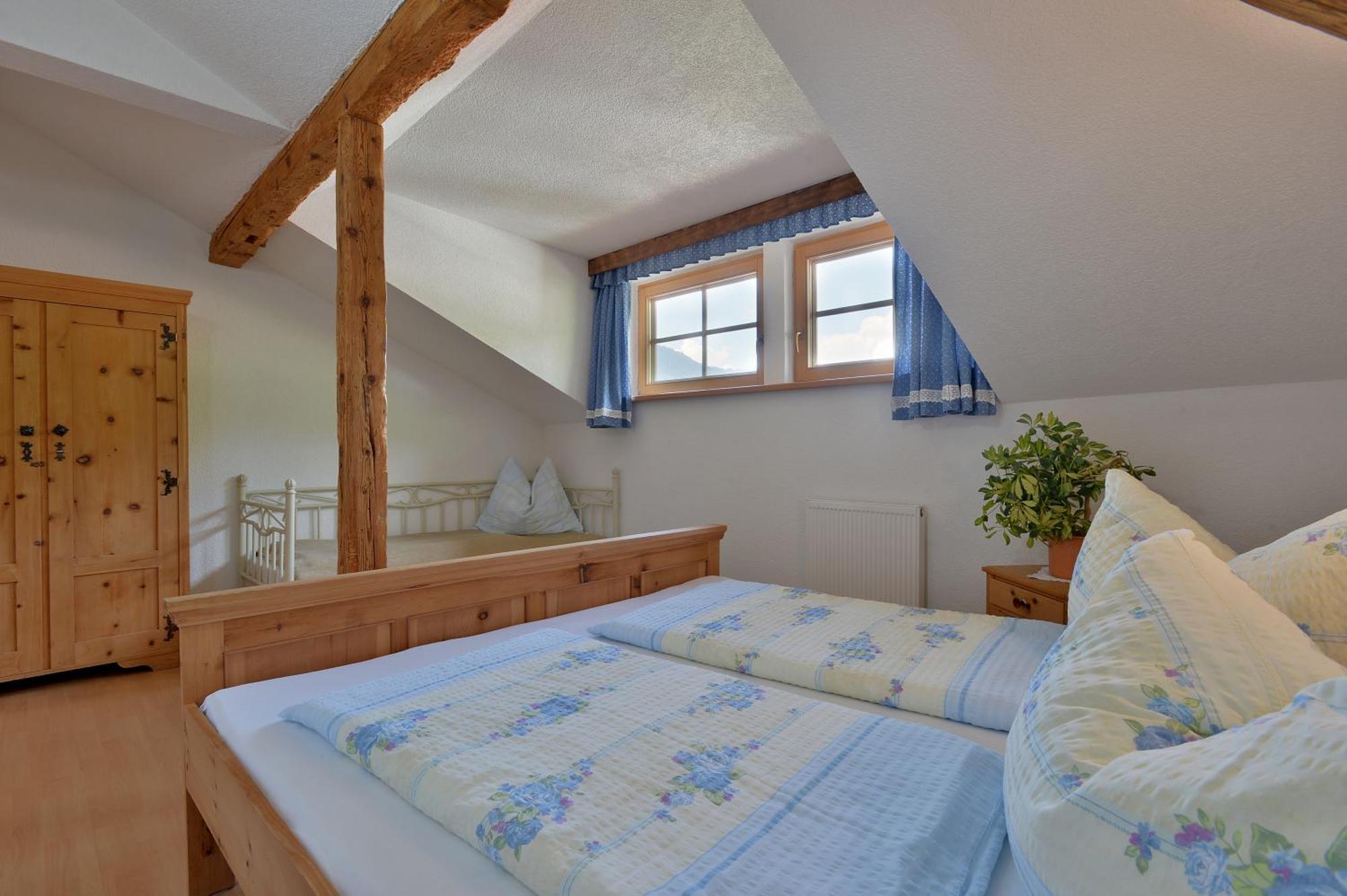 Ferienhaus Hoellwarth ستام الغرفة الصورة