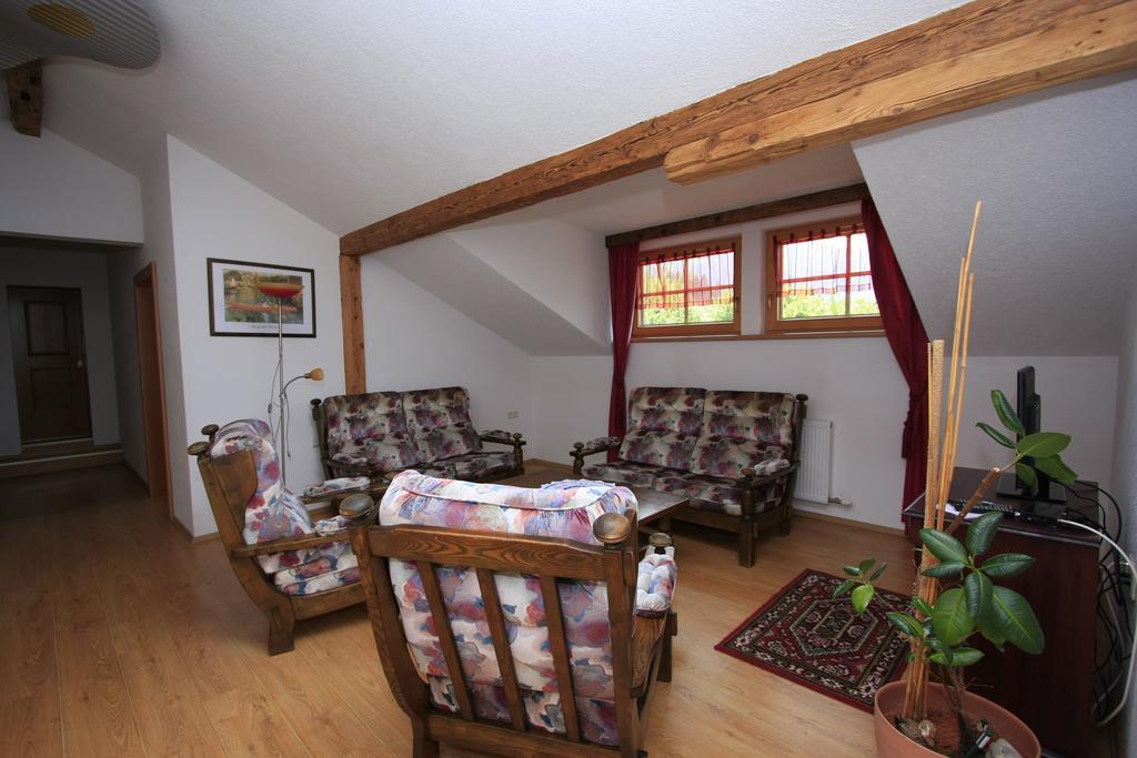 Ferienhaus Hoellwarth ستام الغرفة الصورة