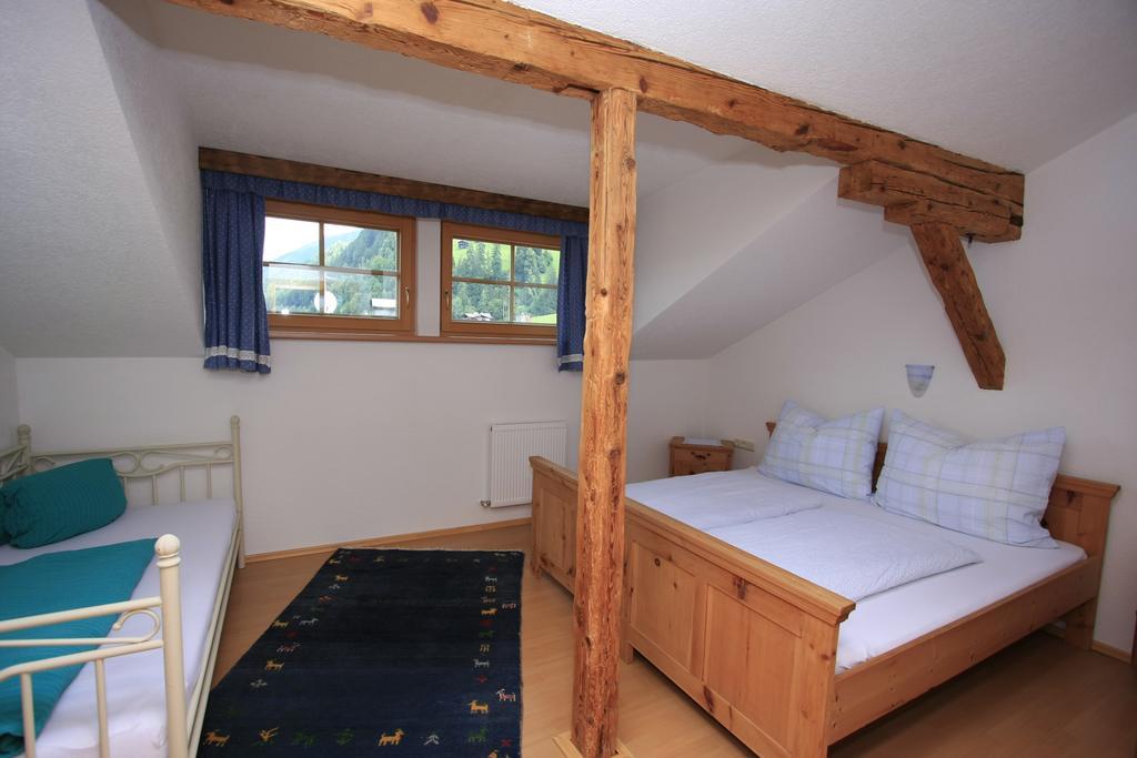 Ferienhaus Hoellwarth ستام الغرفة الصورة